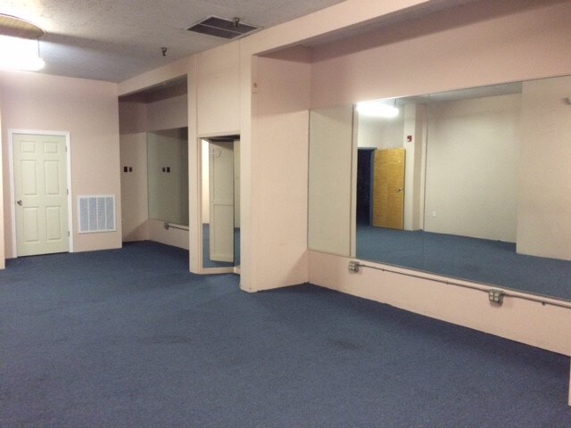 More Photos Of 18 Dartmouth St, Malden Storefront Retail Office For Lease