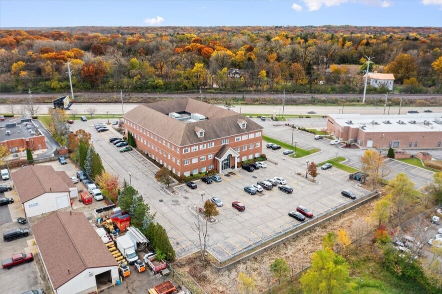 More Photos Of 912 Northwest Hwy, Fox River Grove Medical For Sale