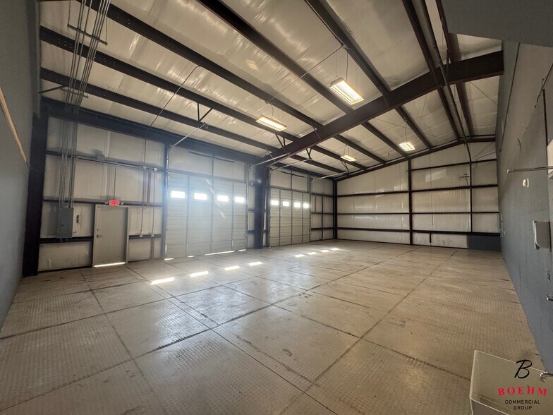 More Photos Of 4811 Quarry Run, San Antonio Light Distribution For Lease