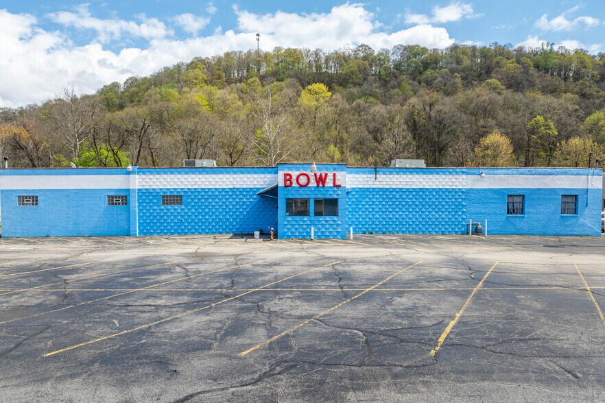 Primary Photo Of 1220 Long Run Rd, White Oak Bowling Alley For Sale