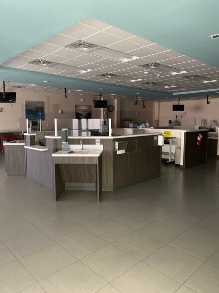 More Photos Of 4300-4302 Fairmont Pky, Pasadena Unknown For Lease