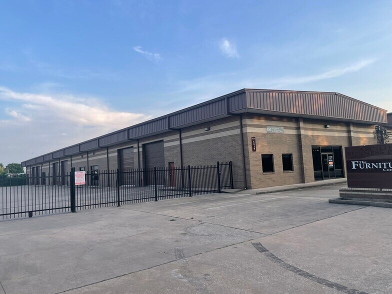 More Photos Of 6819 Theall Rd, Houston Industrial For Sale
