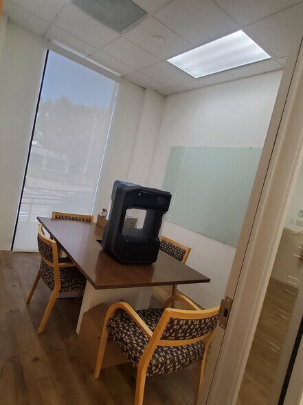 More Photos Of 2595 E Bayshore Rd, Palo Alto Office For Lease