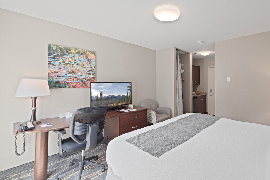 More Photos Of 2301 3rd Ave, Seattle Hotel For Sale