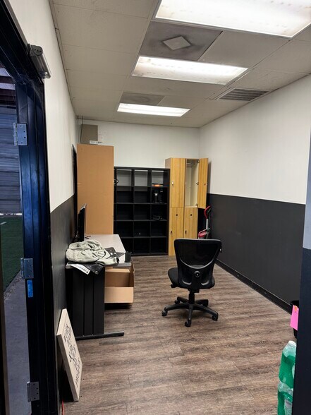 More Photos Of 1106 Smith Rd, Austin Warehouse For Lease