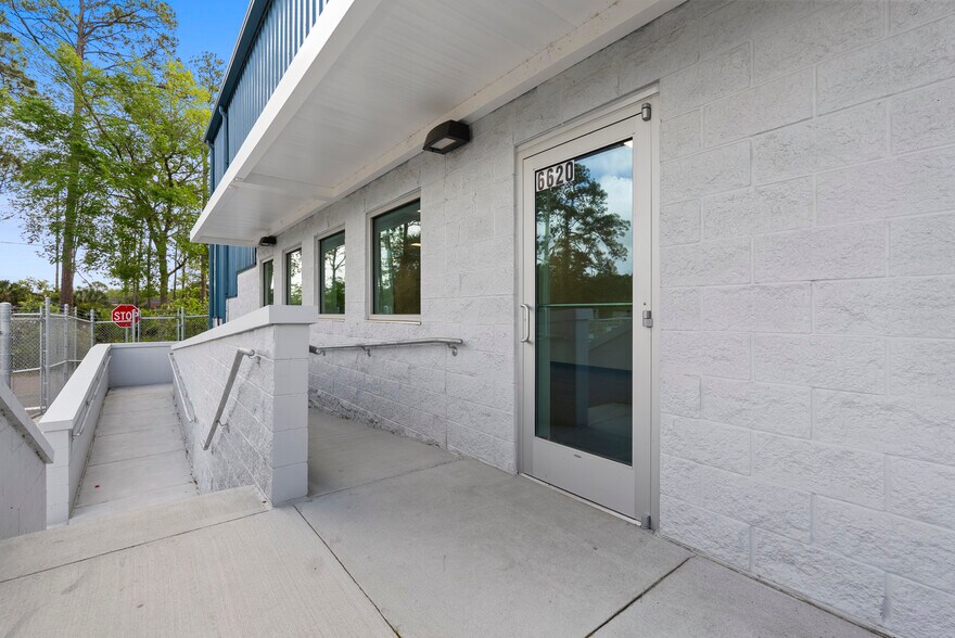 More Photos Of 6620 Stuart Ave, Jacksonville Warehouse For Lease