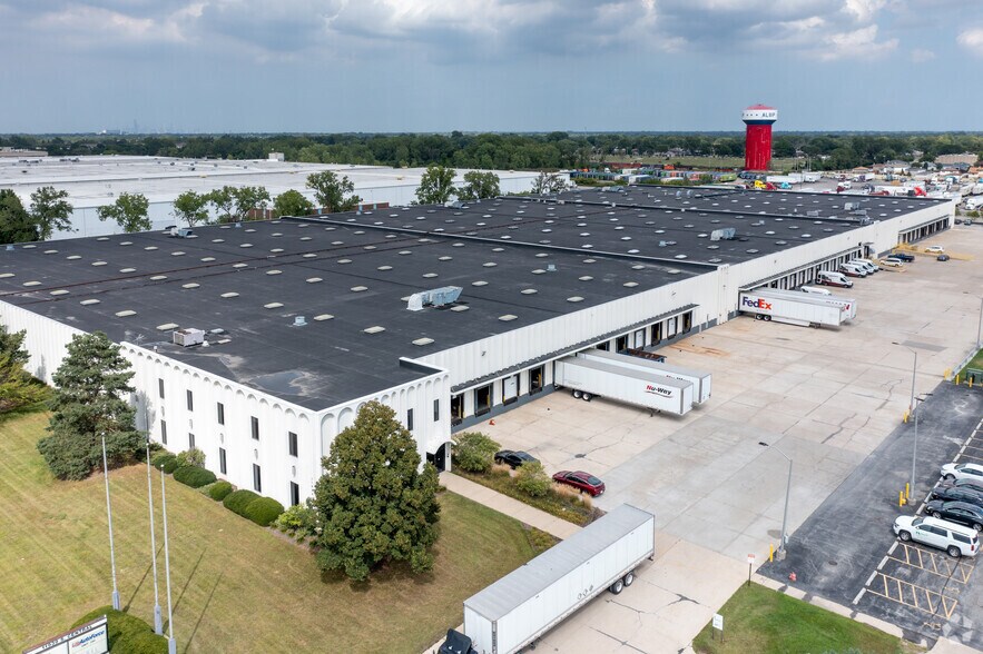 More Photos Of 11939 S Central Ave, Alsip Distribution For Lease