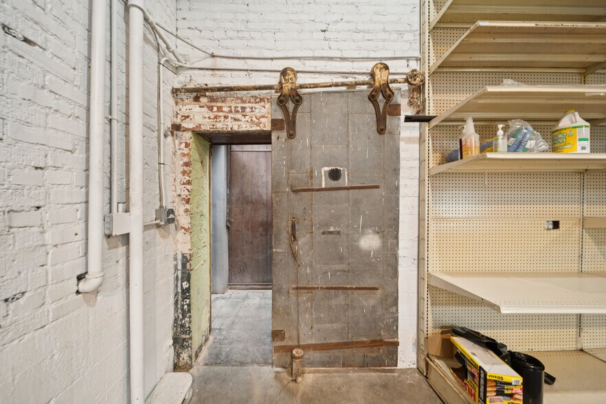 More Photos Of 10-28 N Guthrie Ave, Tulsa Manufacturing For Sale