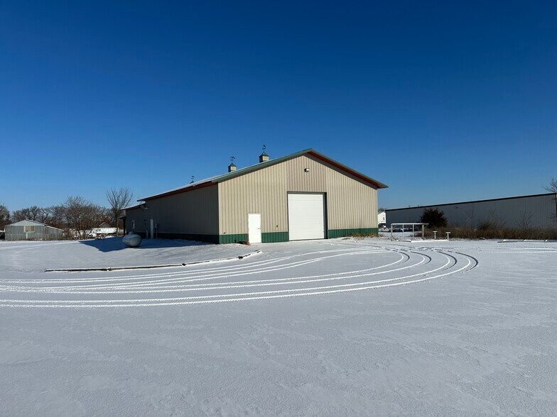 More Photos Of 7435 Kent Ave, Eau Claire Flex For Lease