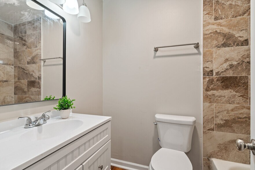 More Photos Of 1407 Mccauley, Tallahassee Apartments For Sale