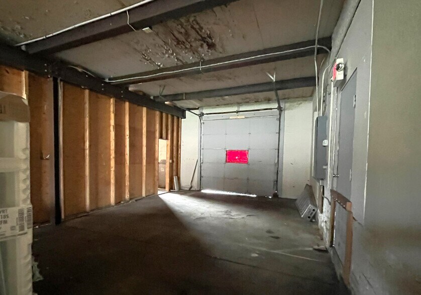 More Photos Of 156 River St, North Adams Flex For Lease