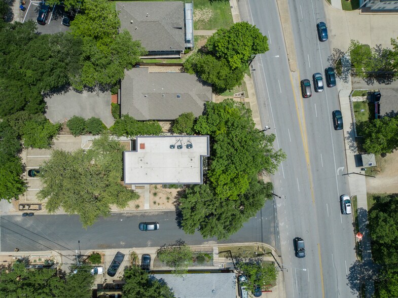 More Photos Of 2208 Lake Austin Blvd, Austin Office Residential For Sale