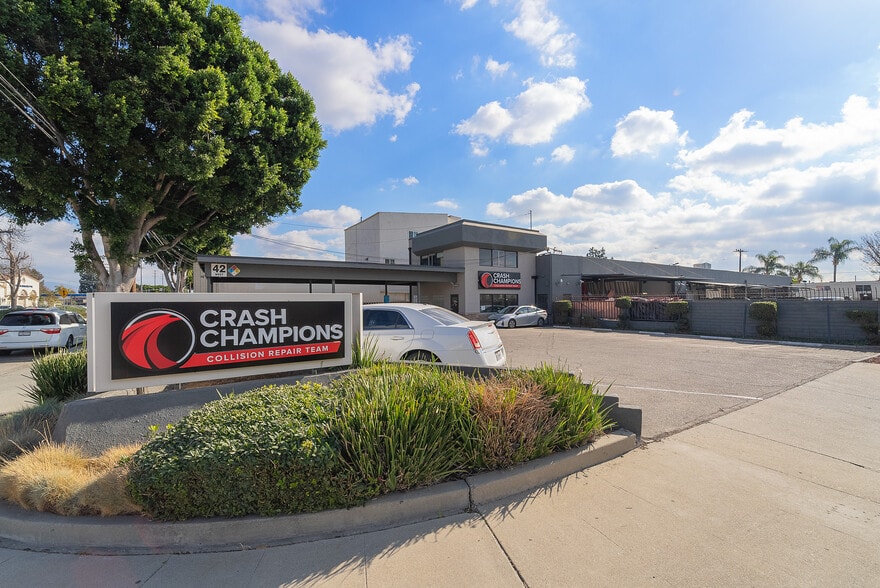 Primary Photo Of 42 W Live Oak Ave, Arcadia Auto Repair For Sale