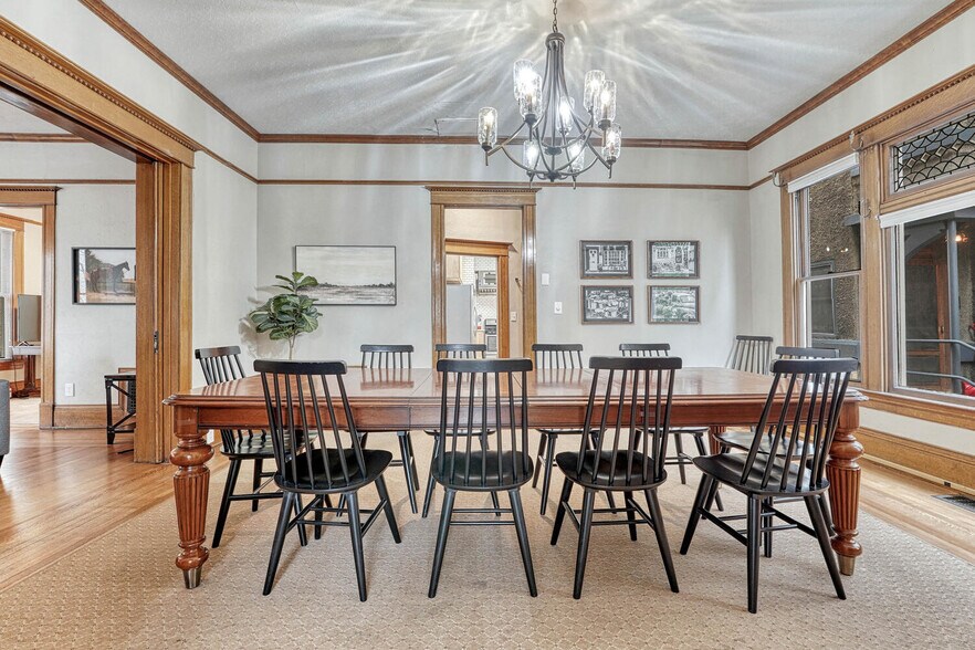 More Photos Of 6 Boulder Crescent St, Colorado Springs Hotel For Sale