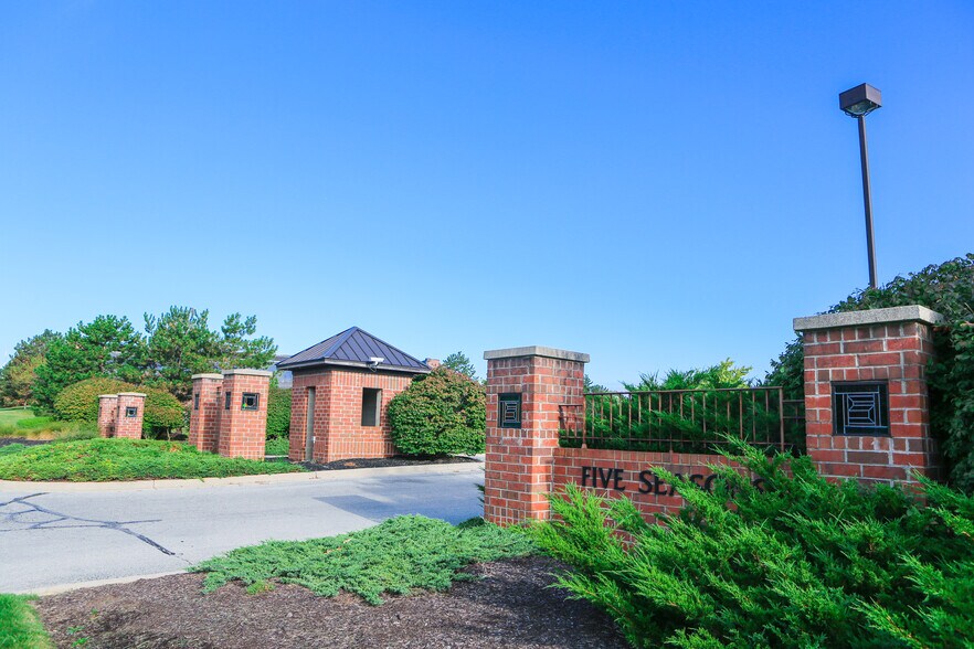 More Photos Of 1300 E 96th St, Indianapolis Health Club For Lease