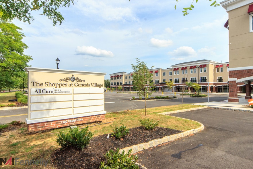 More Photos Of 100 Cabot Dr, Hamilton Medical For Lease