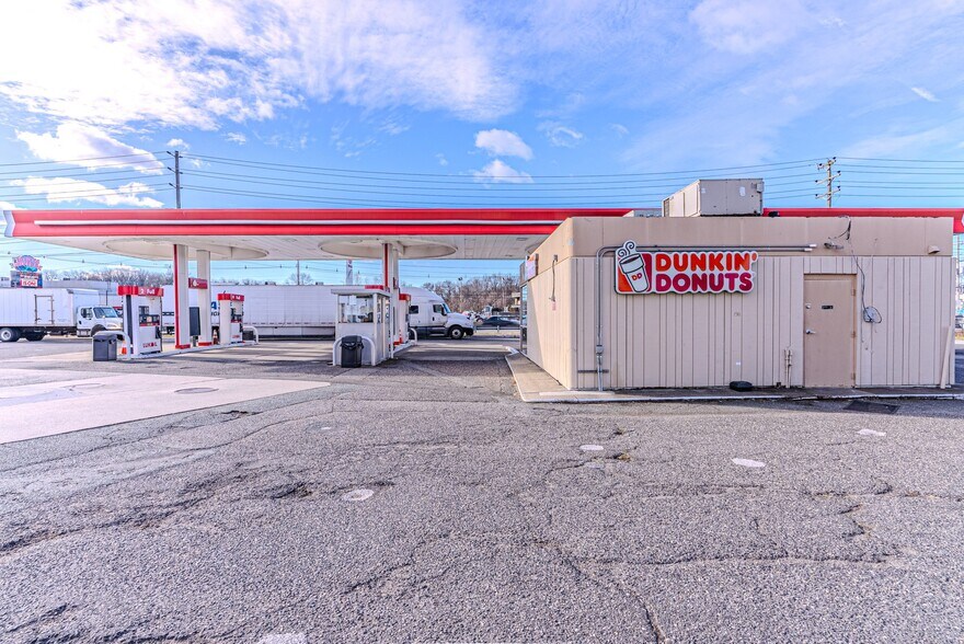More Photos Of 1500 US Highway 46, Little Falls Service Station For Sale