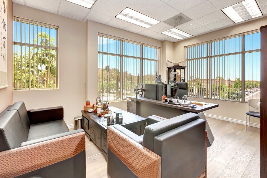 More Photos Of 26501 Rancho Pky S, Lake Forest Medical For Sale