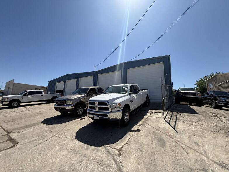 More Photos Of 6604 Topper Rdg, San Antonio Service For Lease