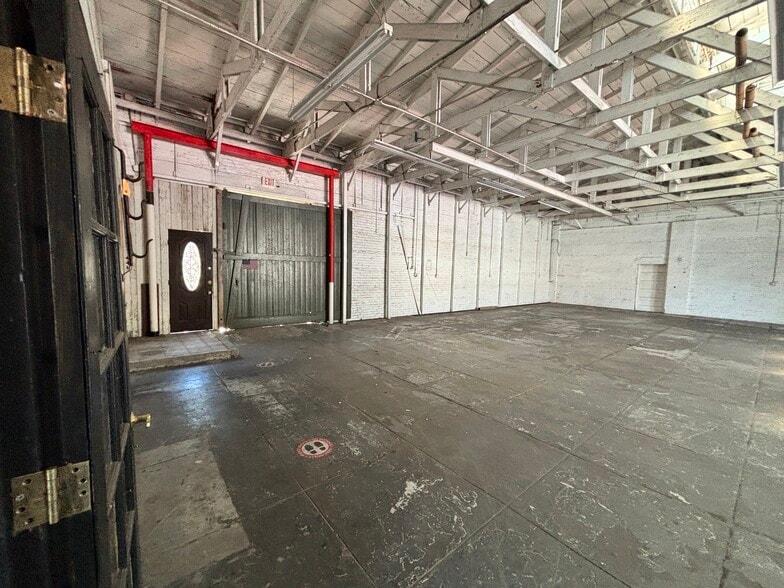 More Photos Of 401 W Chapman Ave, Orange General Retail For Sale