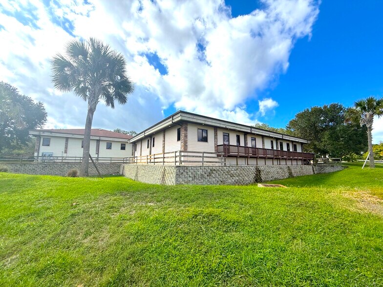 Primary Photo Of 301 Skyline Dr, Lady Lake Unknown For Lease