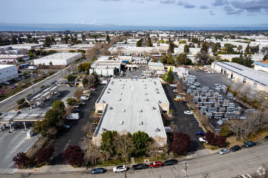More Photos Of 31669-31699 Hayman St, Hayward Warehouse For Lease