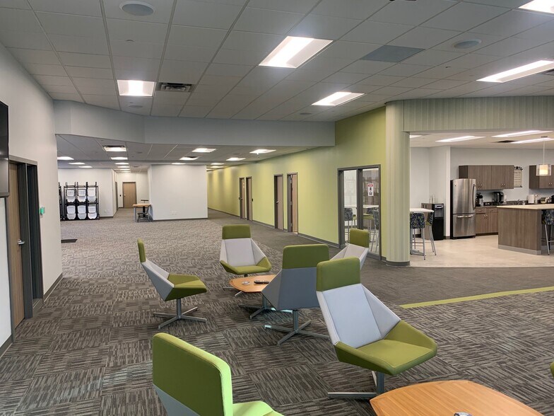 More Photos Of 7600-7650 Golden Triangle Dr, Eden Prairie Research And Development For Lease