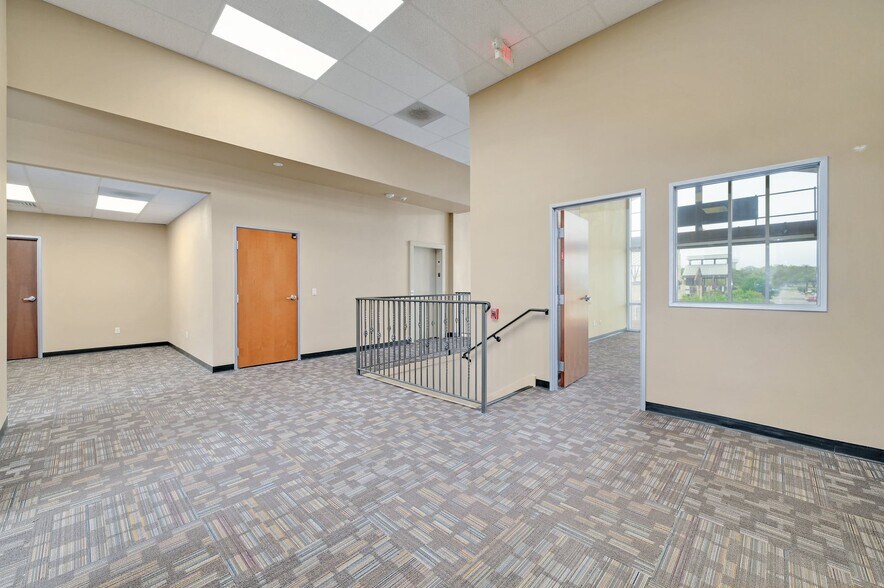 More Photos Of 333 US HWY 290 E, Dripping Springs Unknown For Lease