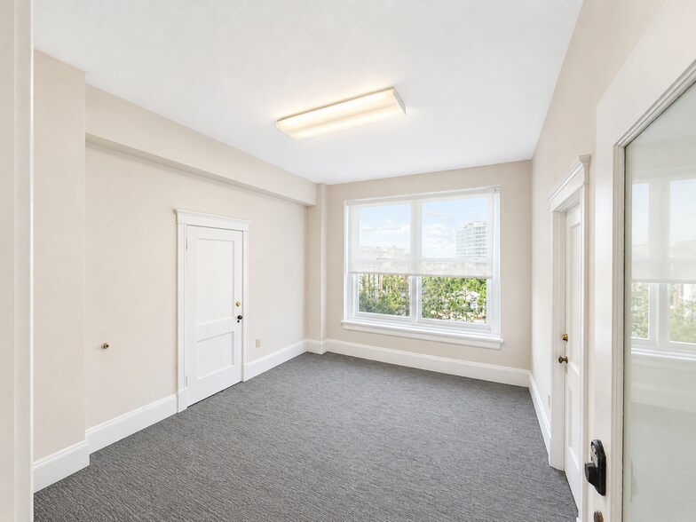 More Photos Of 1023 W Manatee Ave, Bradenton Office Residential For Lease