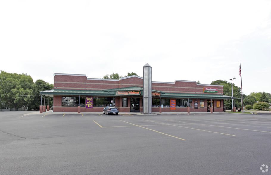 Primary Photo Of 600 S Main St, Morton General Retail For Lease