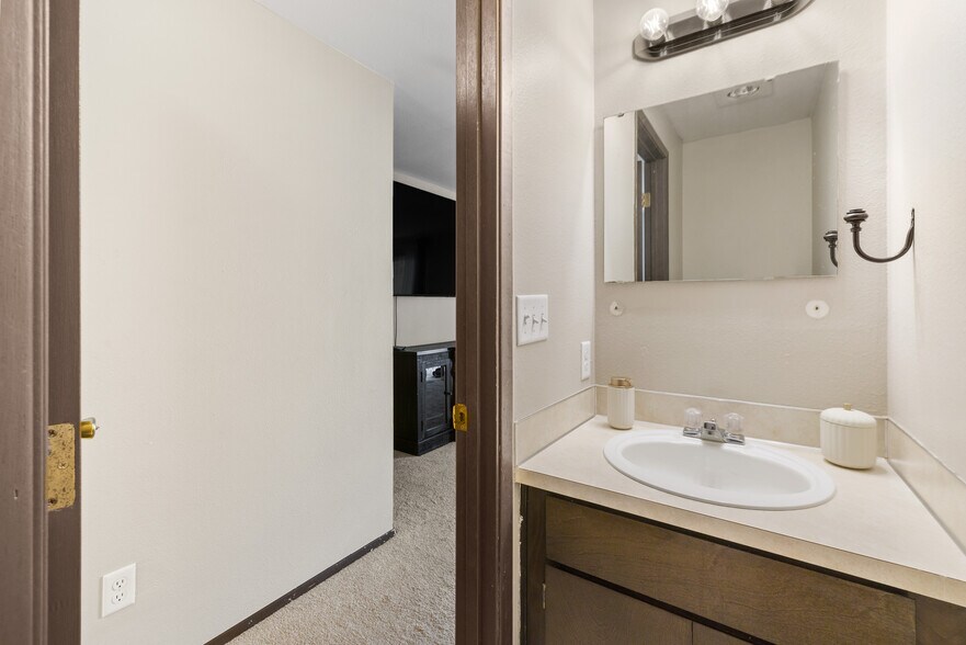 More Photos Of 501 37th St SE, Auburn Apartments For Sale