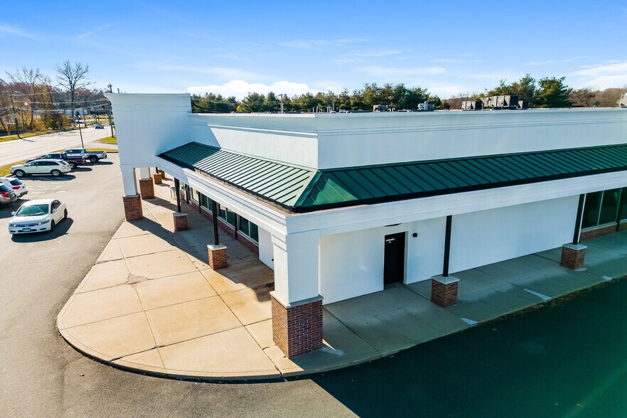 More Photos Of 425 Talcottville Rd, Vernon Freestanding For Lease
