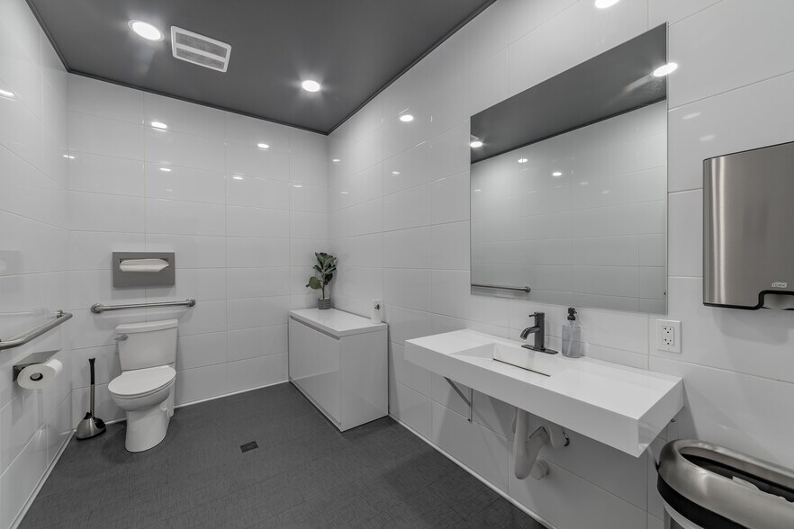 More Photos Of 5299 Auburn Blvd, Sacramento Office For Sale