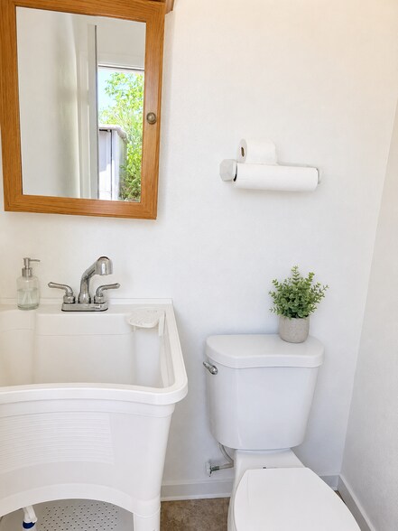 More Photos Of 427 N 15th St, Cottonwood Trailer Camper Park For Sale