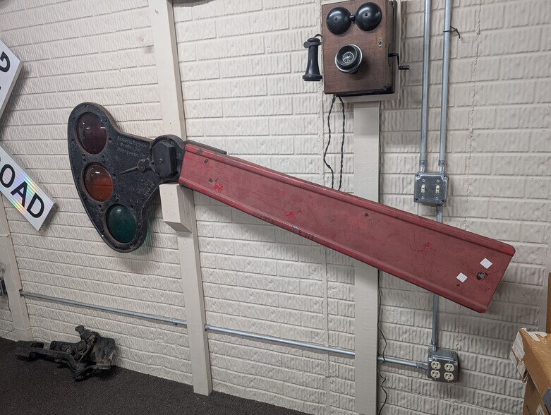 More Photos Of 1045 Eagon St, Barberton Manufacturing For Sale