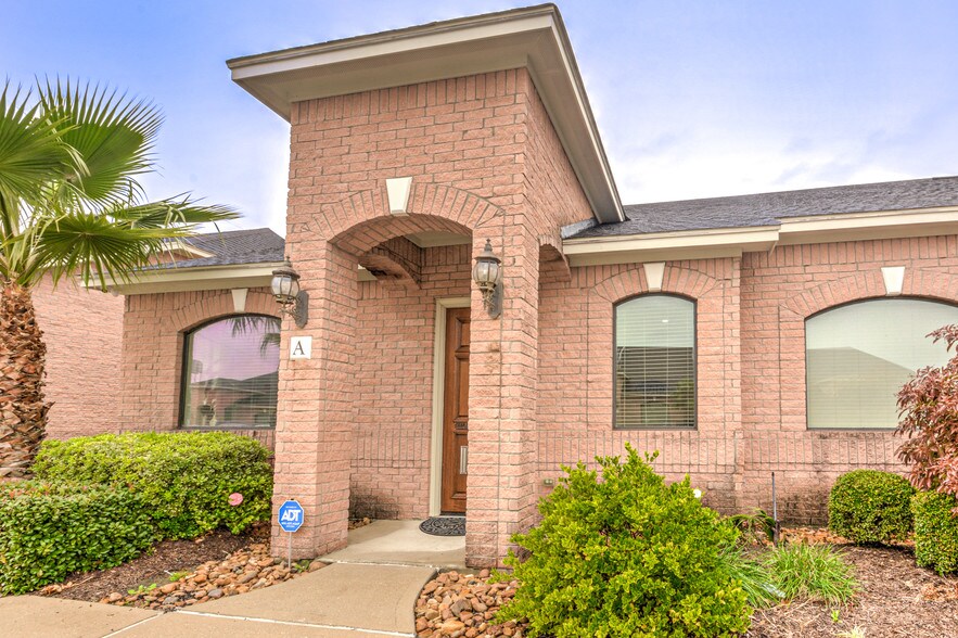 More Photos Of 1842 Snake River Rd, Katy Medical For Sale