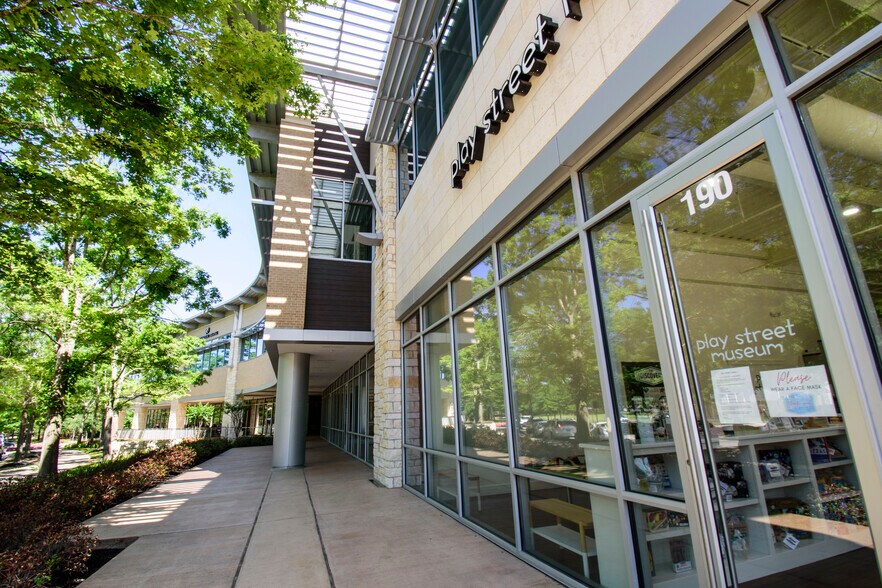 More Photos Of East Shore & Grogan's Mill, The Woodlands Unknown For Lease