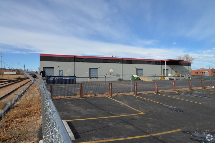 More Photos Of 6700 E 44th Ave, Denver Warehouse For Sale
