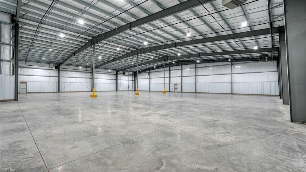 More Photos Of 703 Woodlawn Ave, Cambridge Warehouse For Lease