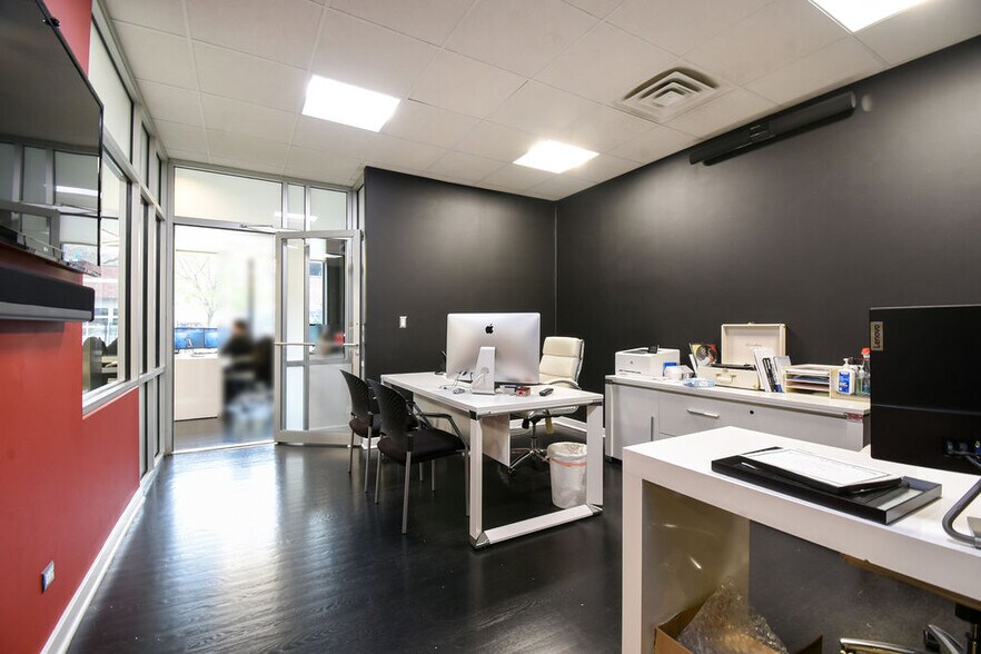 More Photos Of 2101 W Division St, Chicago Storefront Retail Residential For Lease