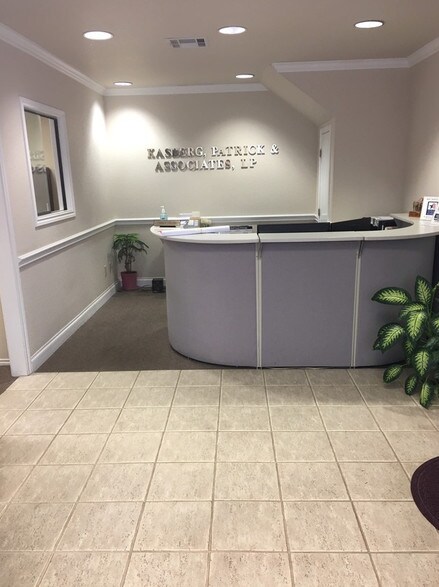 More Photos Of 1 S Main St, Temple Office For Lease