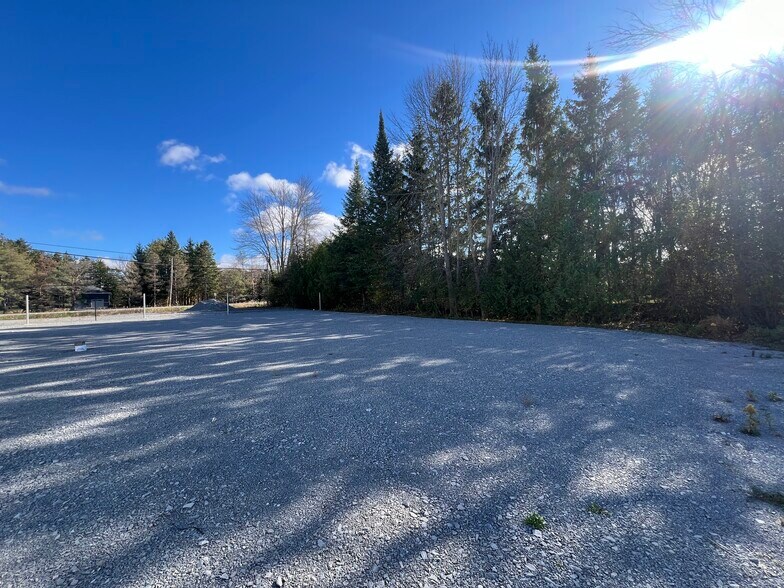 More Photos Of 533 Pefferlaw Rd, Georgina Storefront For Sale