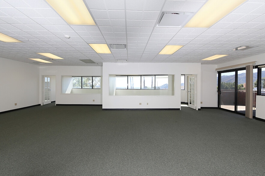 More Photos Of 4515 Ocean View Blvd, La Cañada Flintridge Medical For Lease