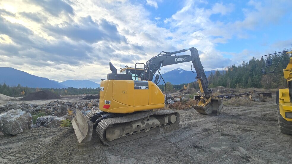 More Photos Of 1500 Hot Springs Rd, Nakusp Industrial For Sale