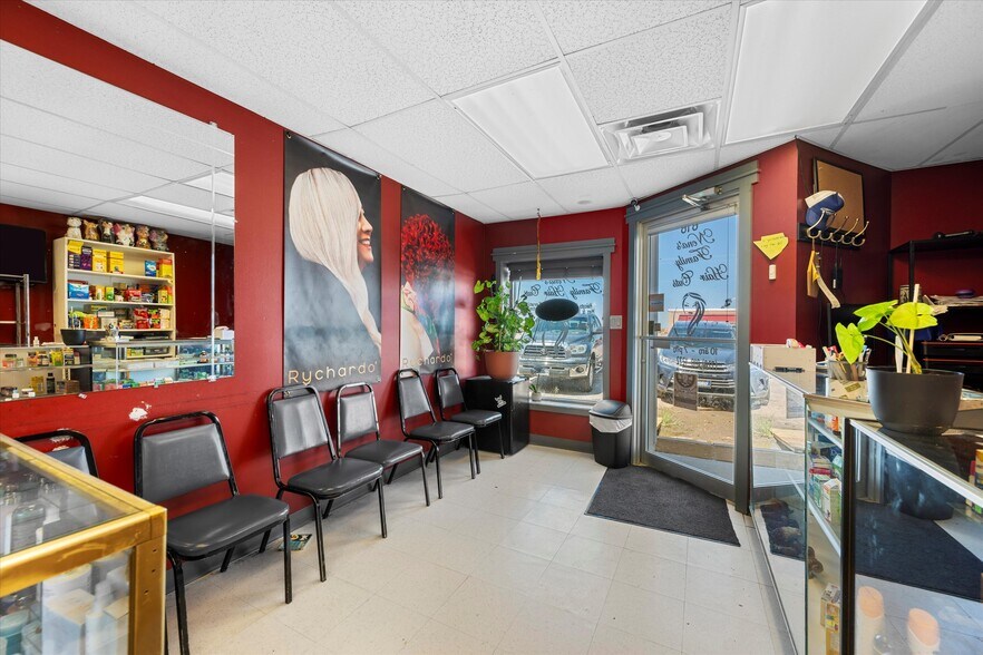 More Photos Of 614 W Central Ave, Wiggins General Retail For Sale