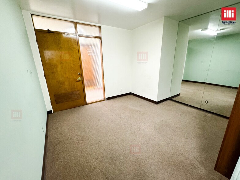 More Photos Of 14435 Hamlin St, Van Nuys Medical For Lease