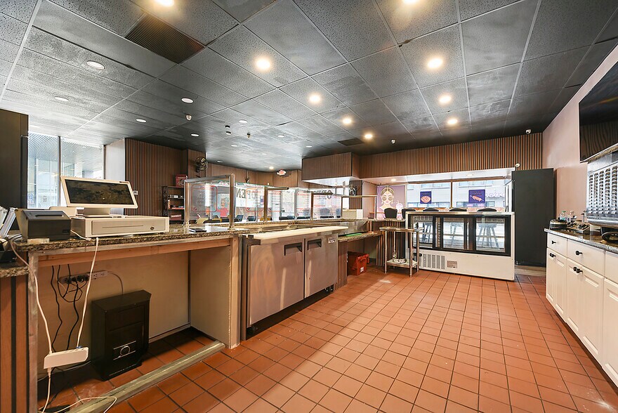 More Photos Of 400-416 Smithfield St, Pittsburgh Parking Garage For Lease
