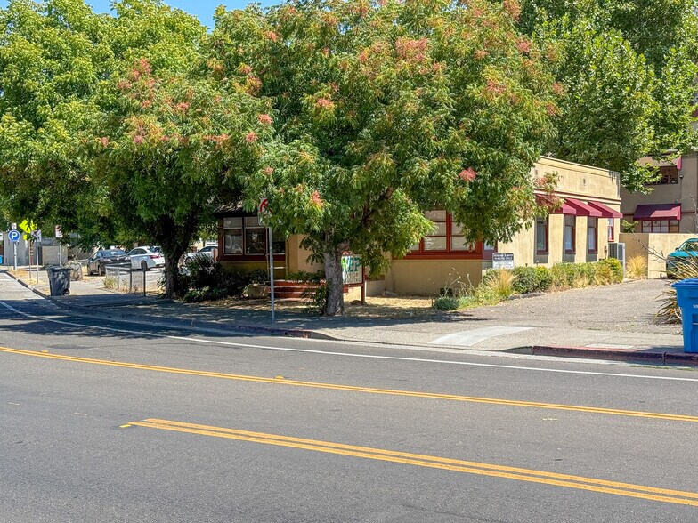 More Photos Of 534 B St, Santa Rosa Medical For Sale