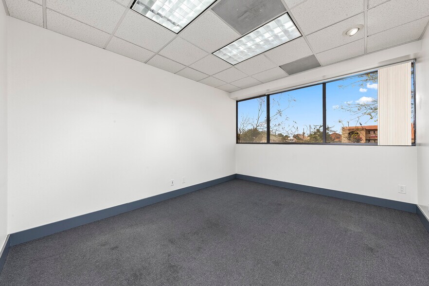More Photos Of 301 Palmdale Blvd, Palmdale Office For Sale