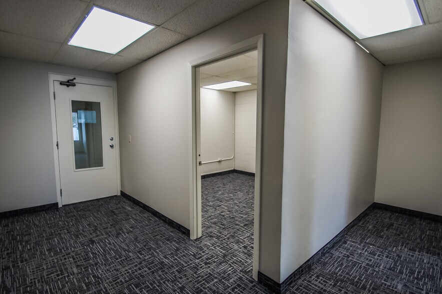More Photos Of 2738 Winnetka Ave N, New Hope Medical For Lease